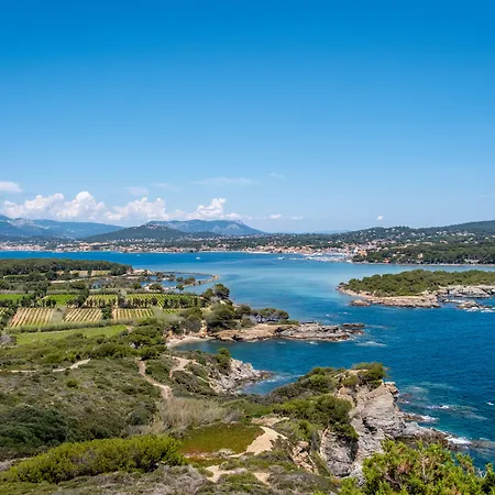 Hotel Helios & - Ile Des Embiez 4*