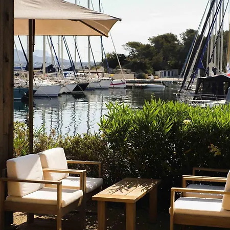 Helios - Ile Des Embiez Hotel 4*