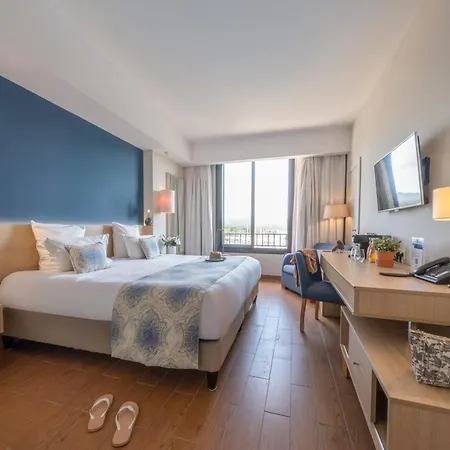 Helios - Ile Des Embiez 4*