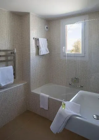 Helios & - Ile Des Embiez 4*