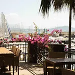 Helios & - Ile Des Embiez 4*