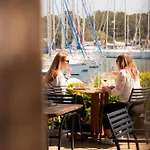 Hotel Helios & - Ile Des Embiez 4*