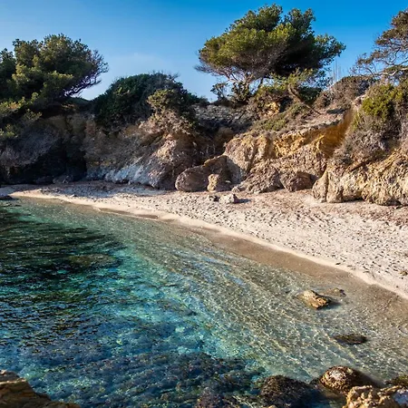 Hotel Helios - Ile Des Embiez 4*