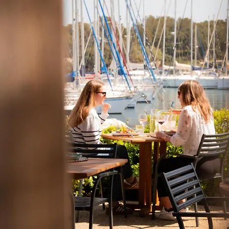 Hotel Hélios&spa - Ile Des Embiez 4*