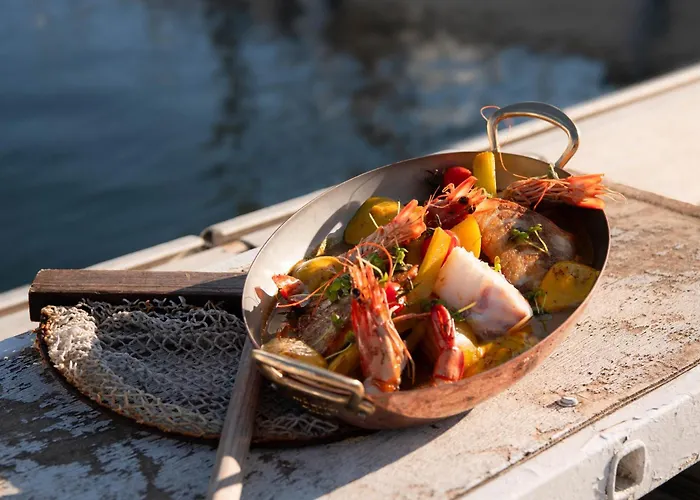 Helios & - Ile Des Embiez 4*