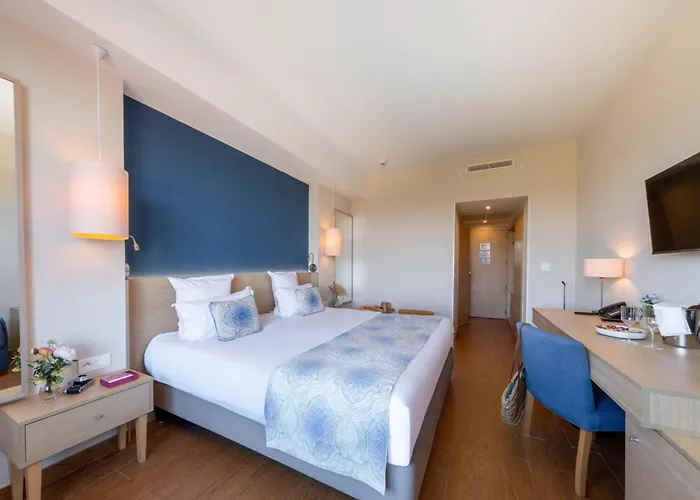 Helios & - Ile Des Embiez Hotel 4*