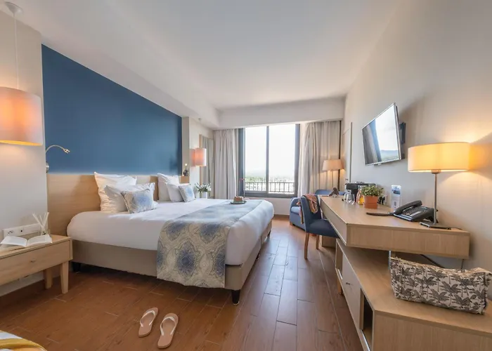 Helios & - Ile Des Embiez 4*