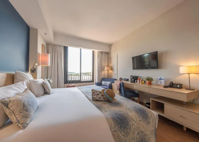 Helios & - Ile Des Embiez Hotel 4*